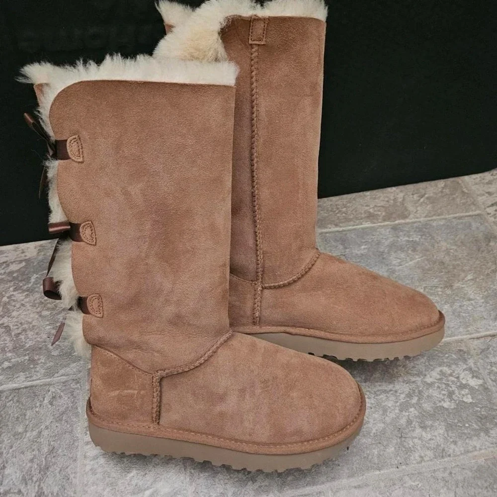 UGG Bailey Bow Tall II Women Boots‎ Size 6 Chestnut Suede Shearling 1016434